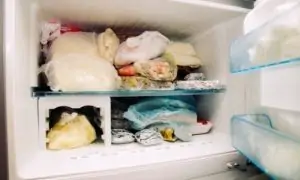 Cómo descongelar un congelador
