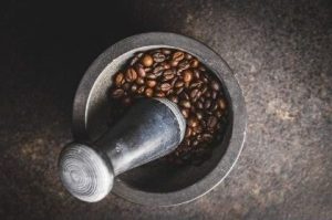 moler café con mortero